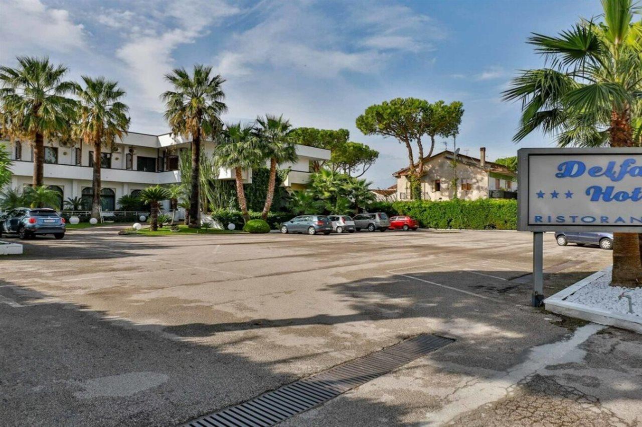 Hotel Delfa Paestum Bagian luar foto