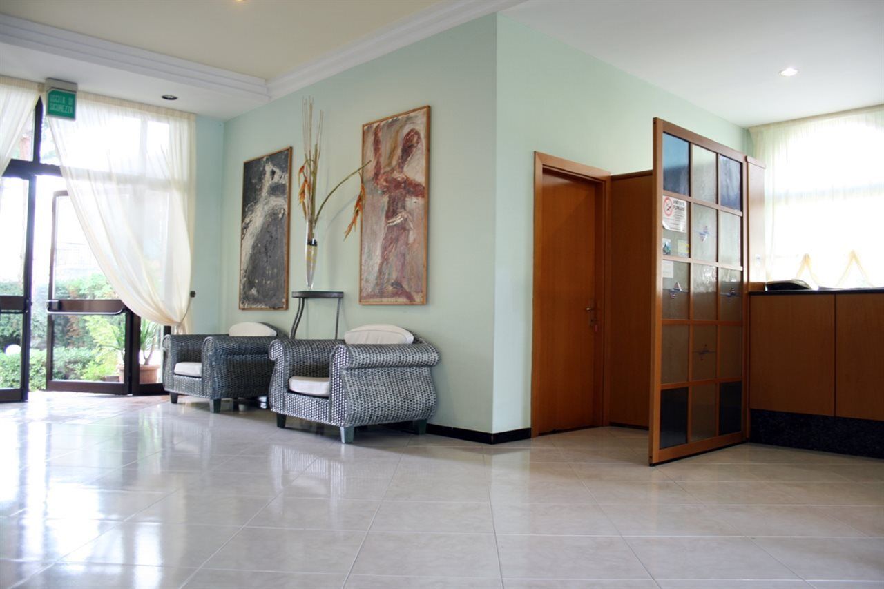 Hotel Delfa Paestum Bagian luar foto